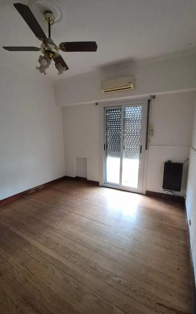 3 ambientes al frente con balcon 3
