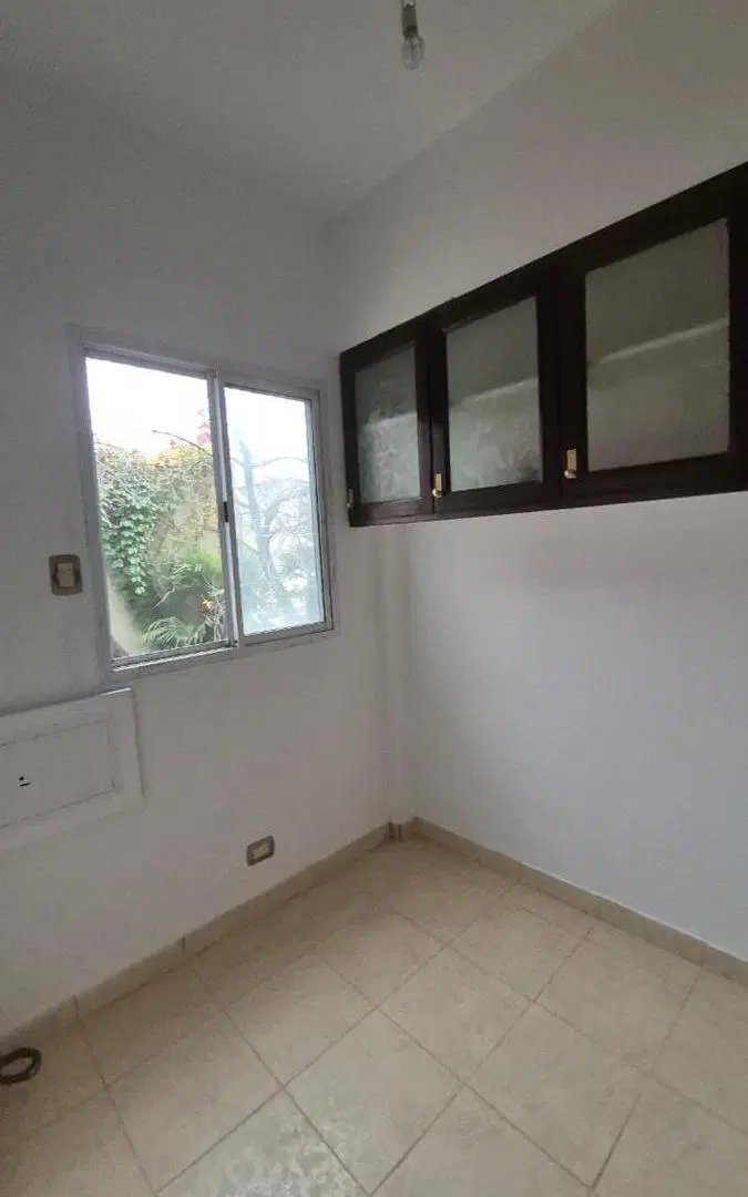 3 ambientes al frente con balcon 5