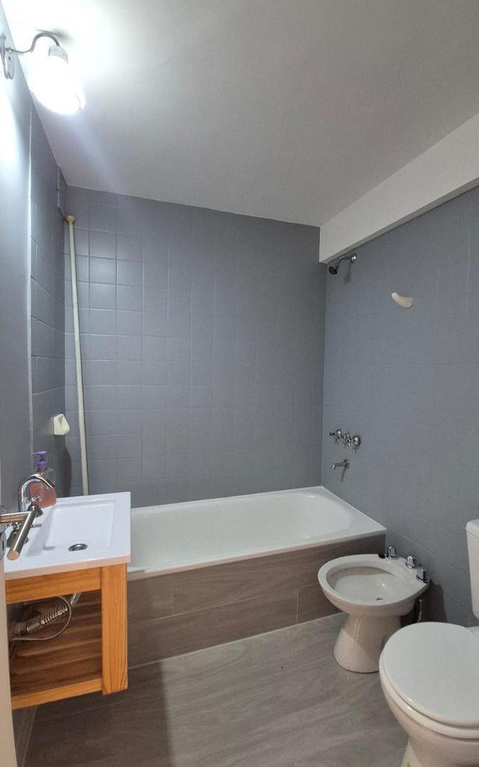 Foto de unico Departamento al frente con balcon impecable, imagen 4