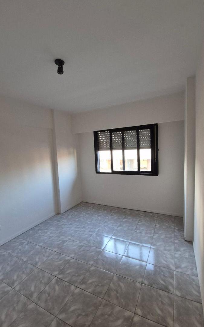 Foto de unico Departamento al frente con balcon impecable, imagen 2
