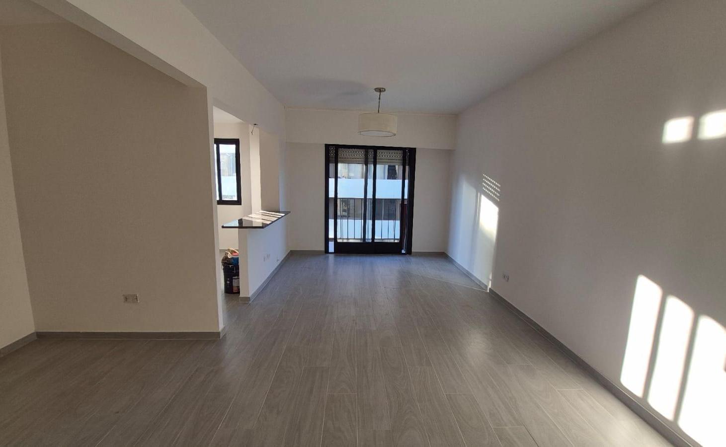 Foto de unico Departamento al frente con balcon impecable, imagen 3