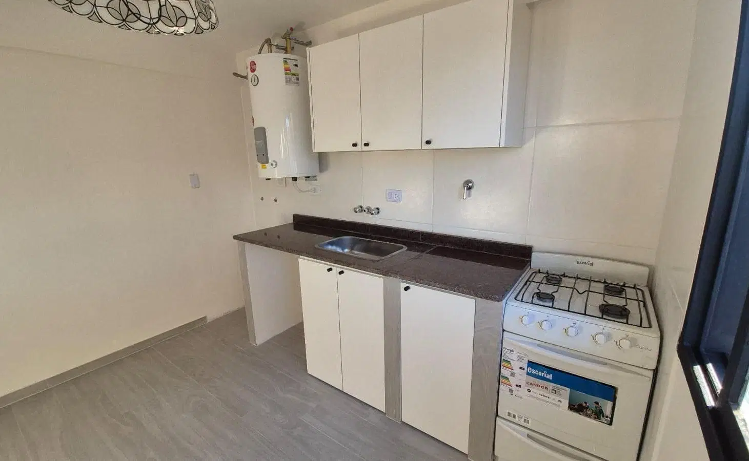 unico Departamento  al frente con balcon impecable 4