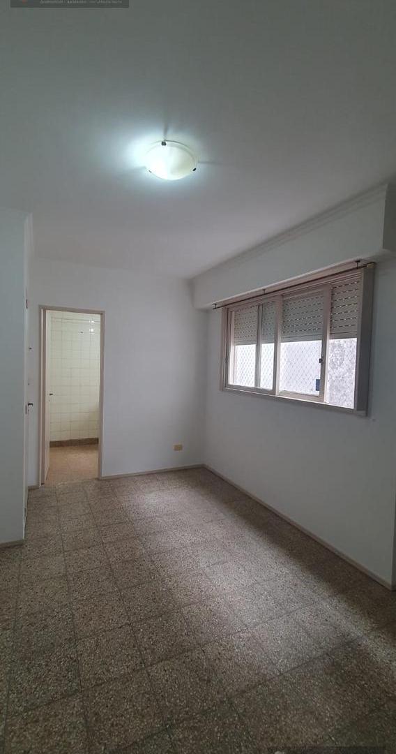 Foto de Departamento en alquiler a 100mts del parue lezama, imagen 2