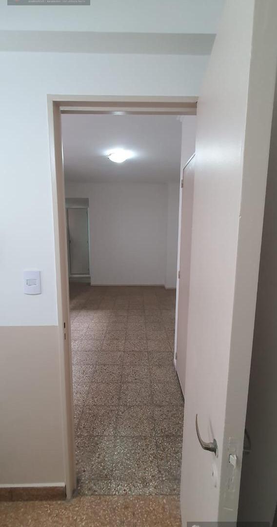 Foto de Departamento en alquiler a 100mts del parue lezama, imagen 5
