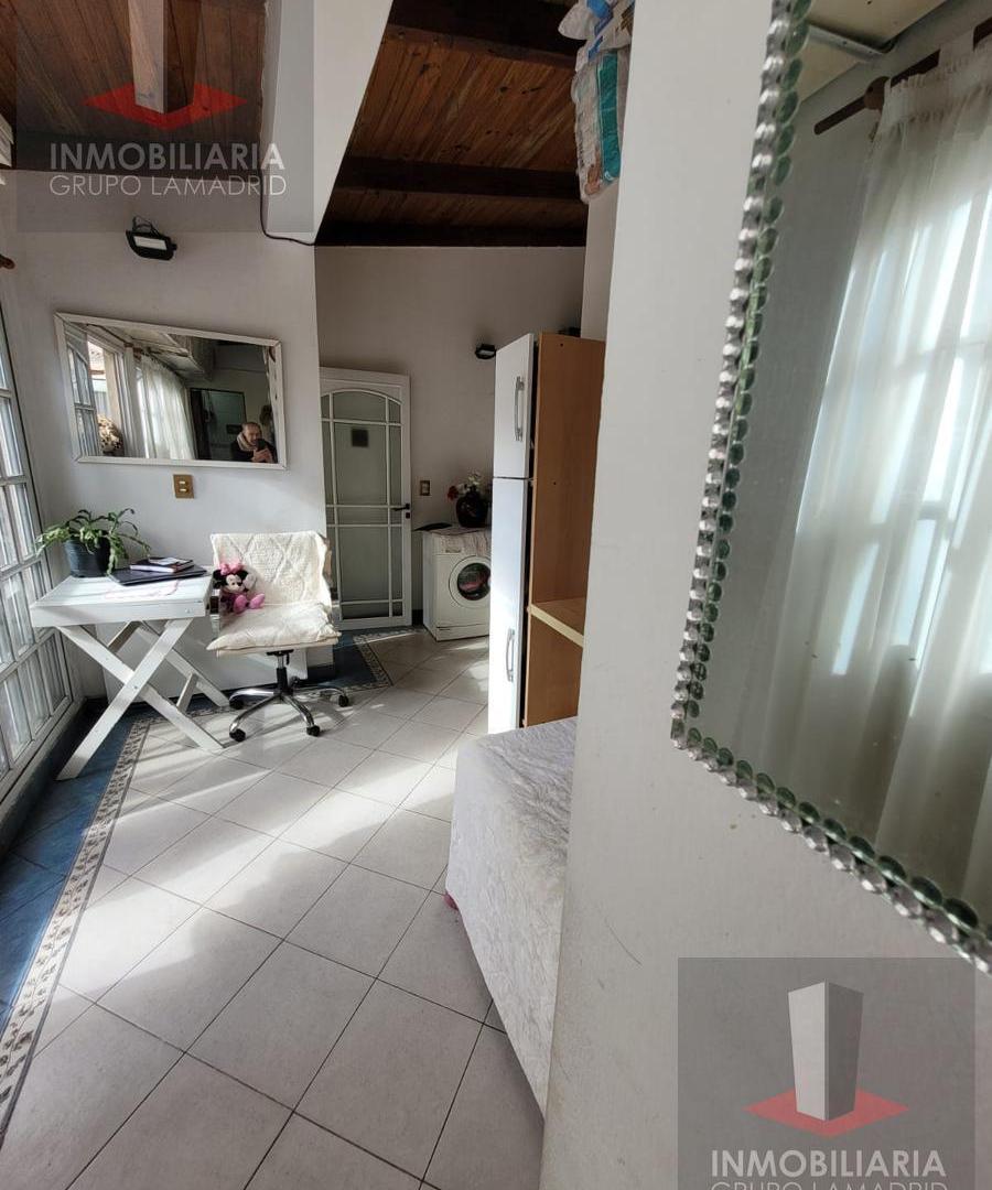 Foto de Hermoso PH sobre av. montes de oca con patio y terraza propia.-, imagen 2