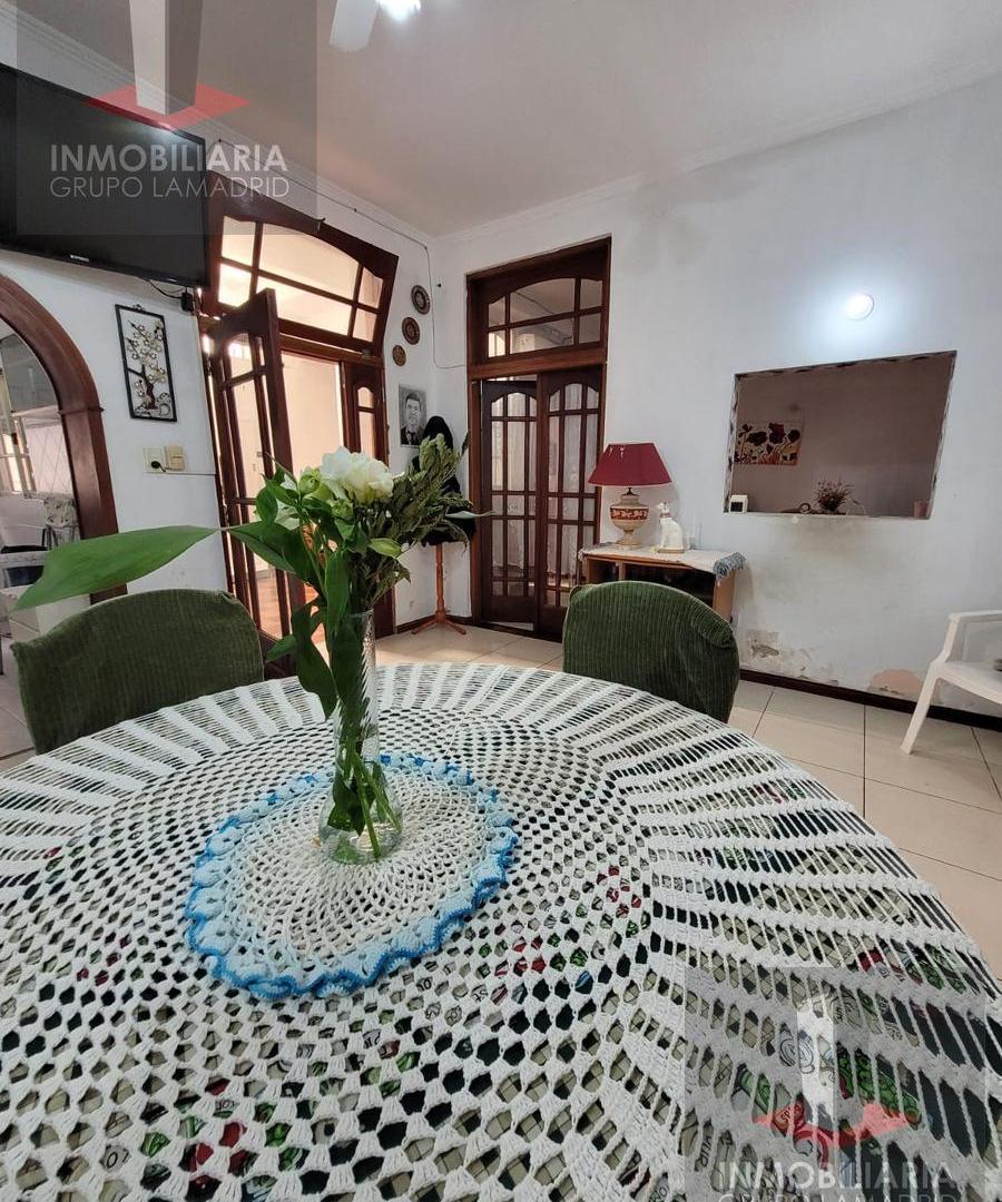 Foto de Hermoso PH sobre av. montes de oca con patio y terraza propia.-, imagen 4