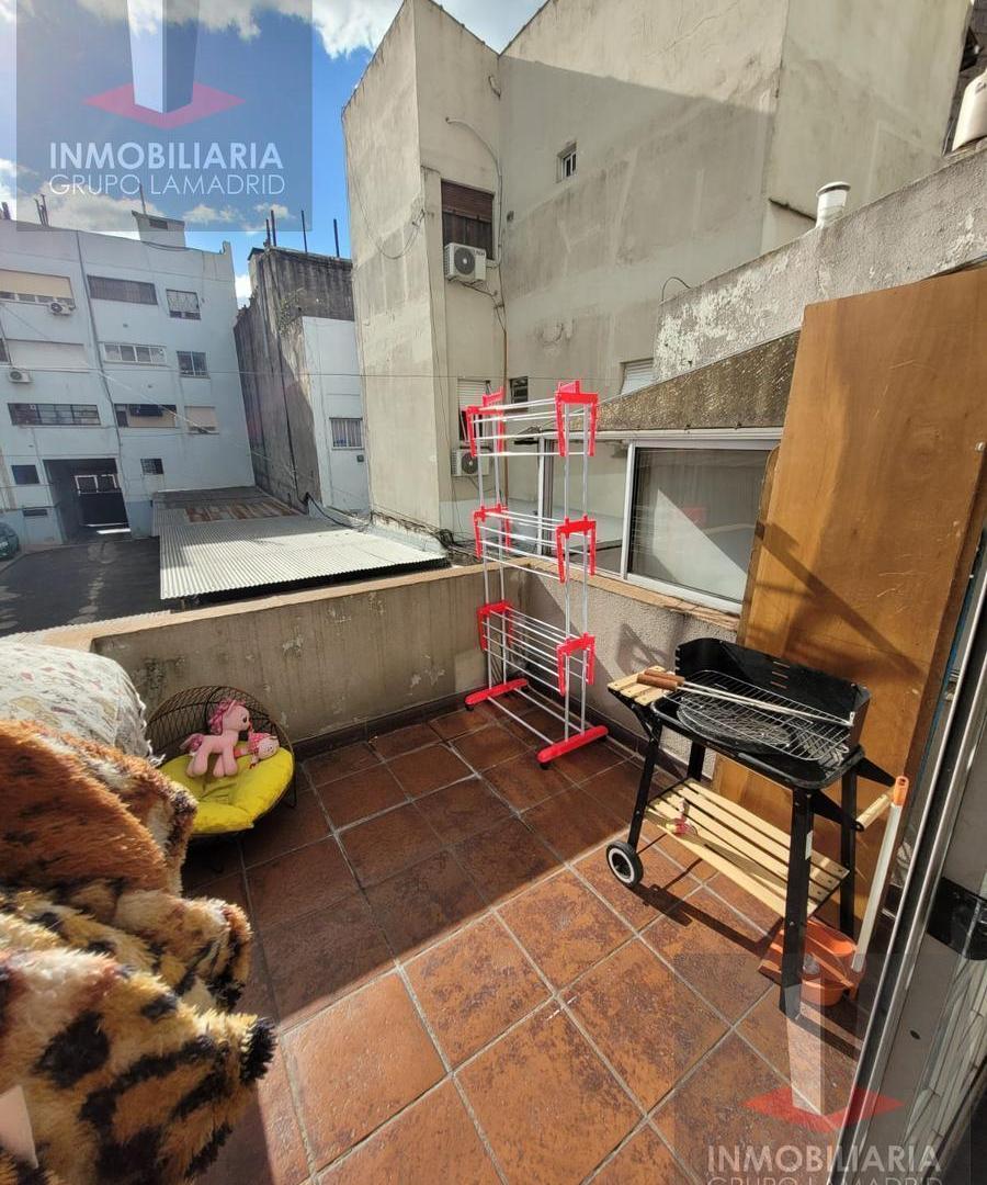 Foto de Hermoso PH sobre av. montes de oca con patio y terraza propia.-, imagen 1