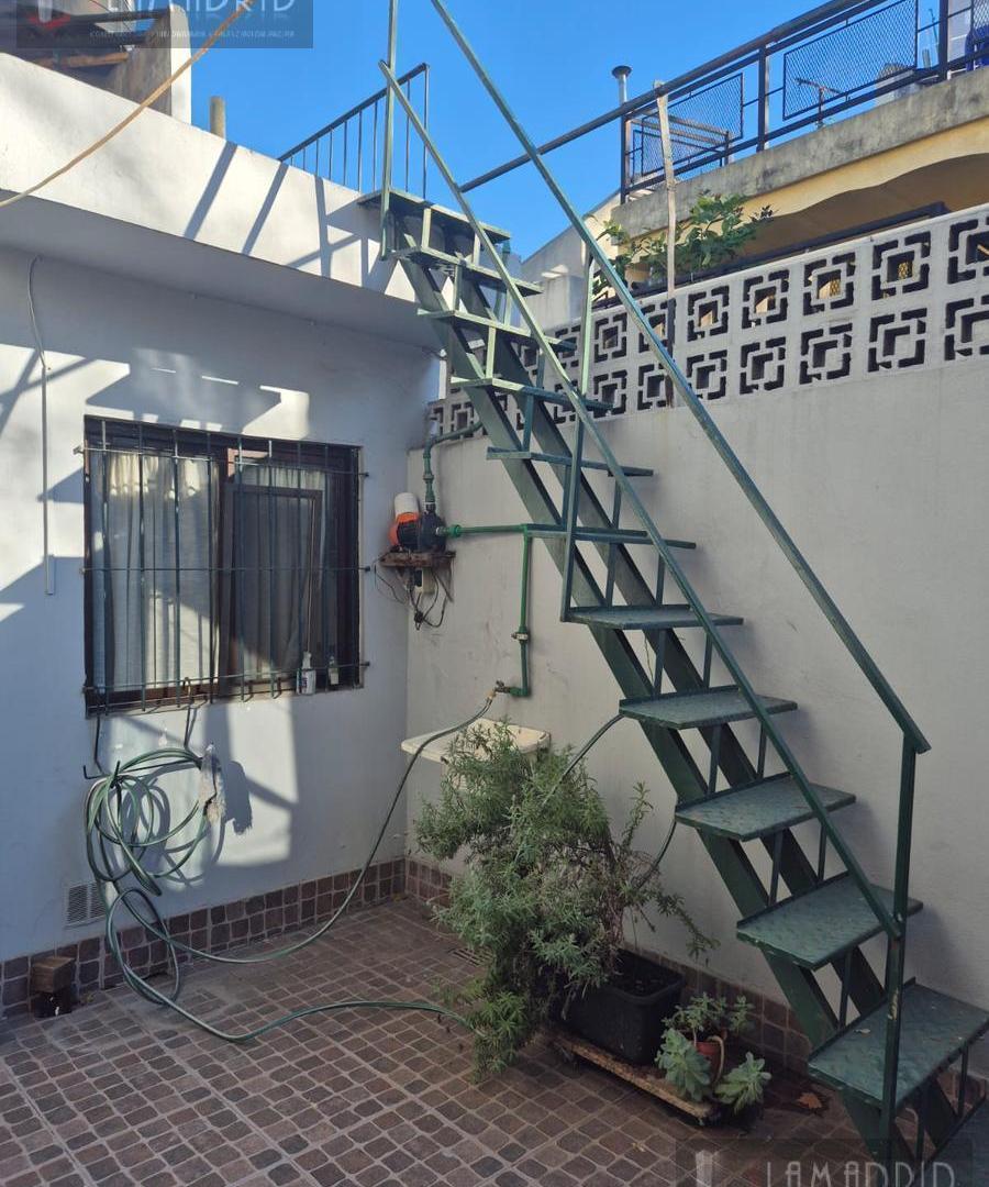 Foto de PH pb con patio y terraza, dos ambientes y medio excelente, imagen 2