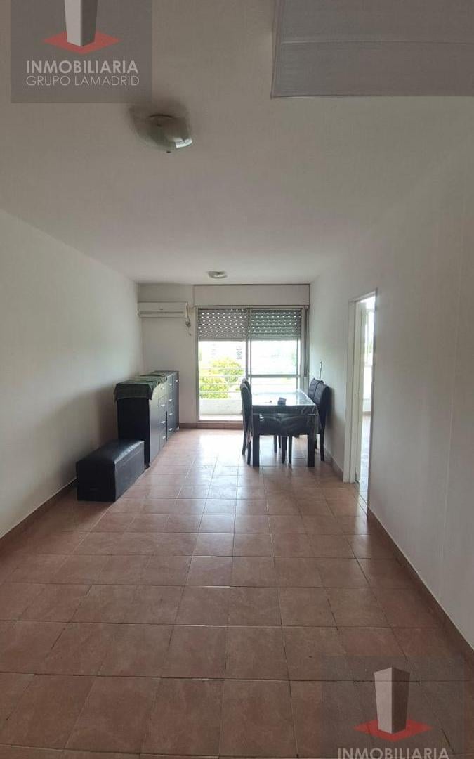 Foto de Departamento al frente con vista abirta a metros del parque lezama, imagen 3