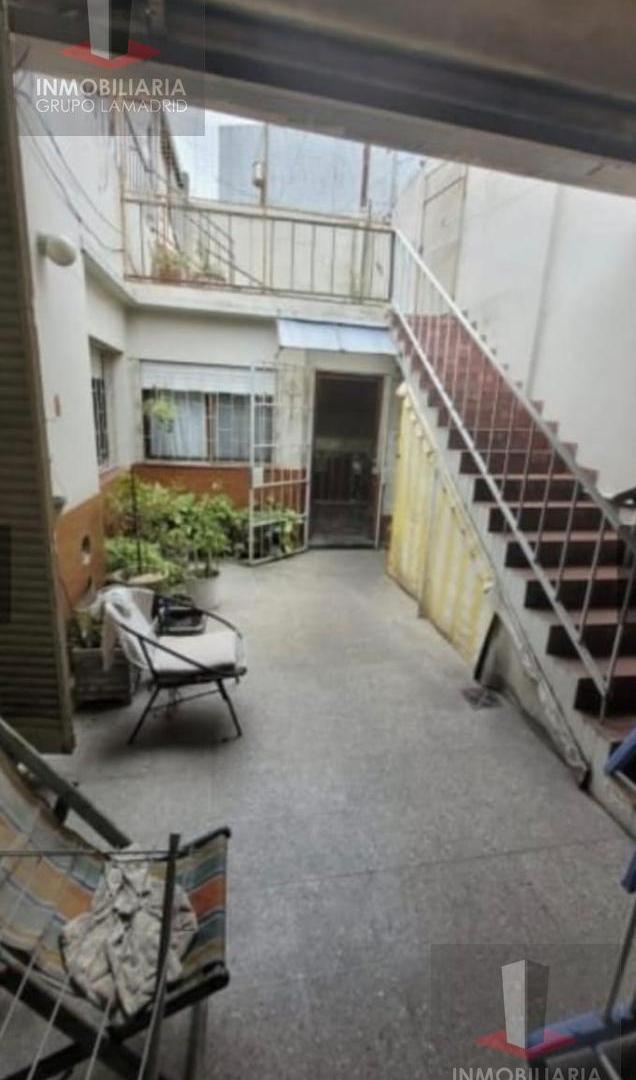Foto de Casa terreno propio con garage y terraza, imagen 2