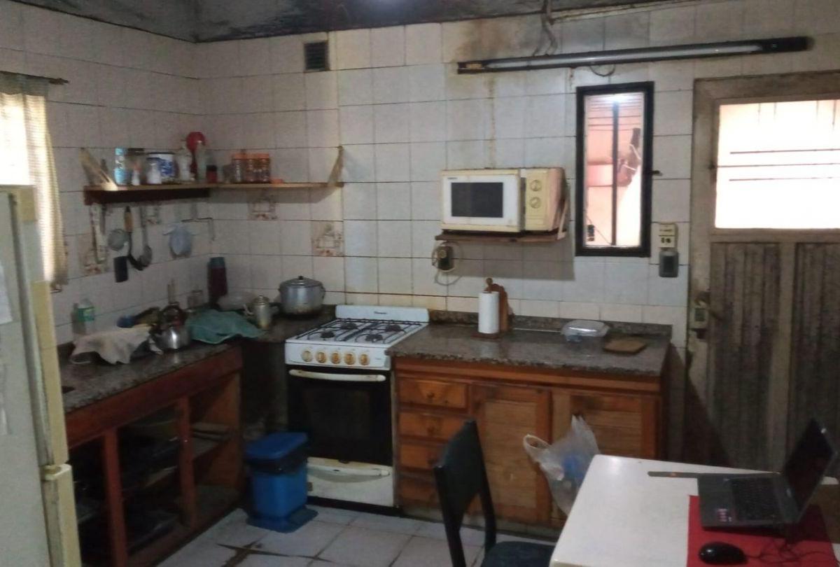 Casa 4 ambientes. | LISANDRO DE LA TORRE 418