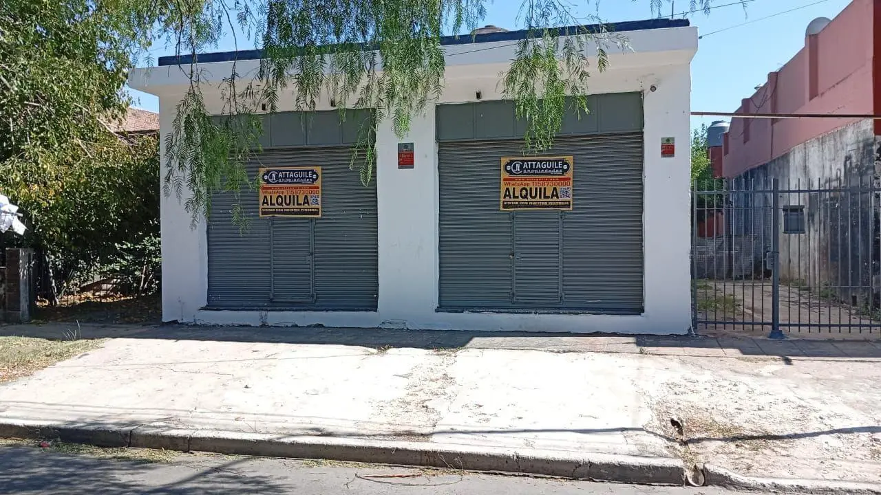 Local . | LOS PLATANOS 351 1