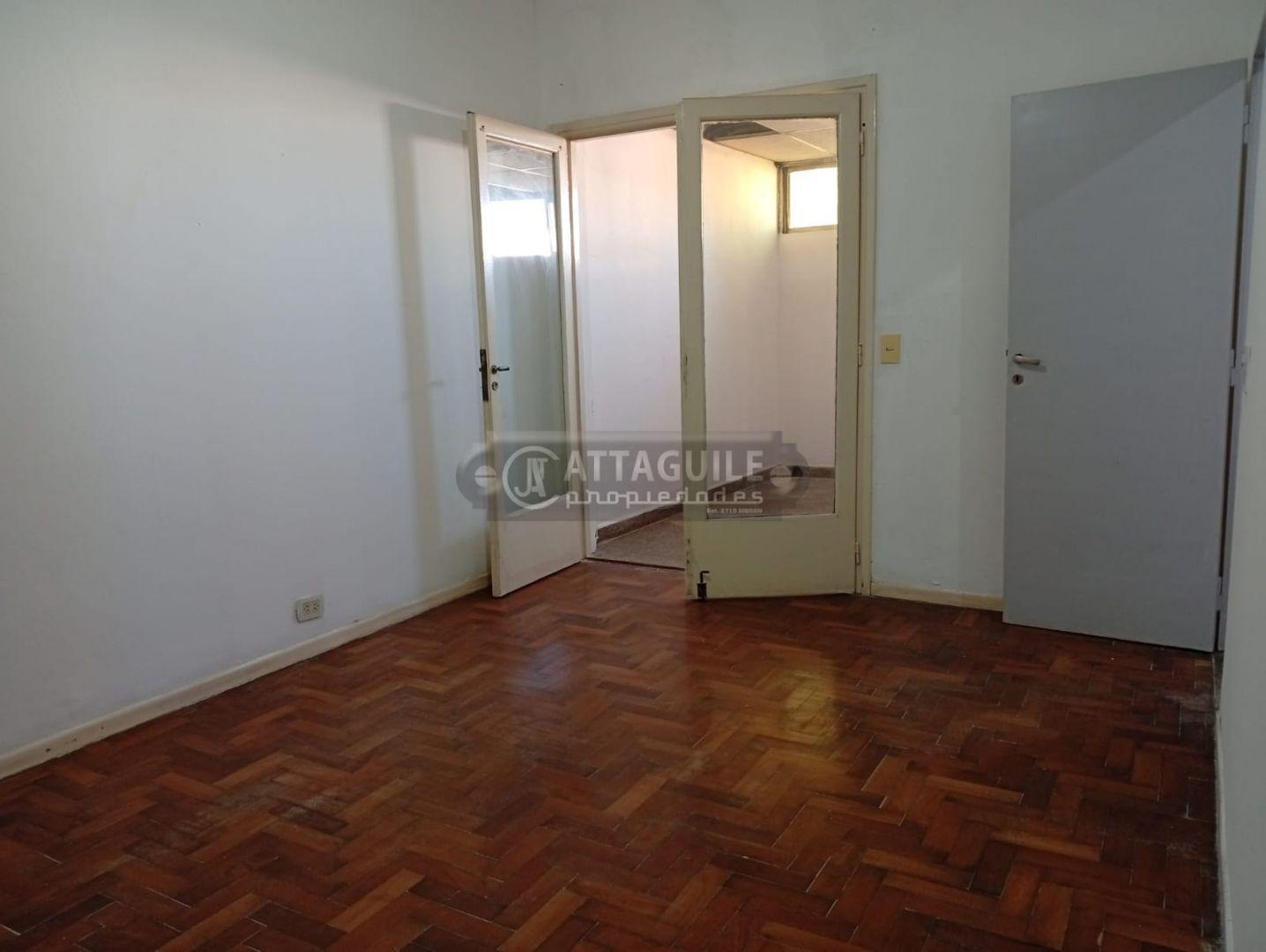 Departamento 3 ambientes. | AV. PTE PERON 23880