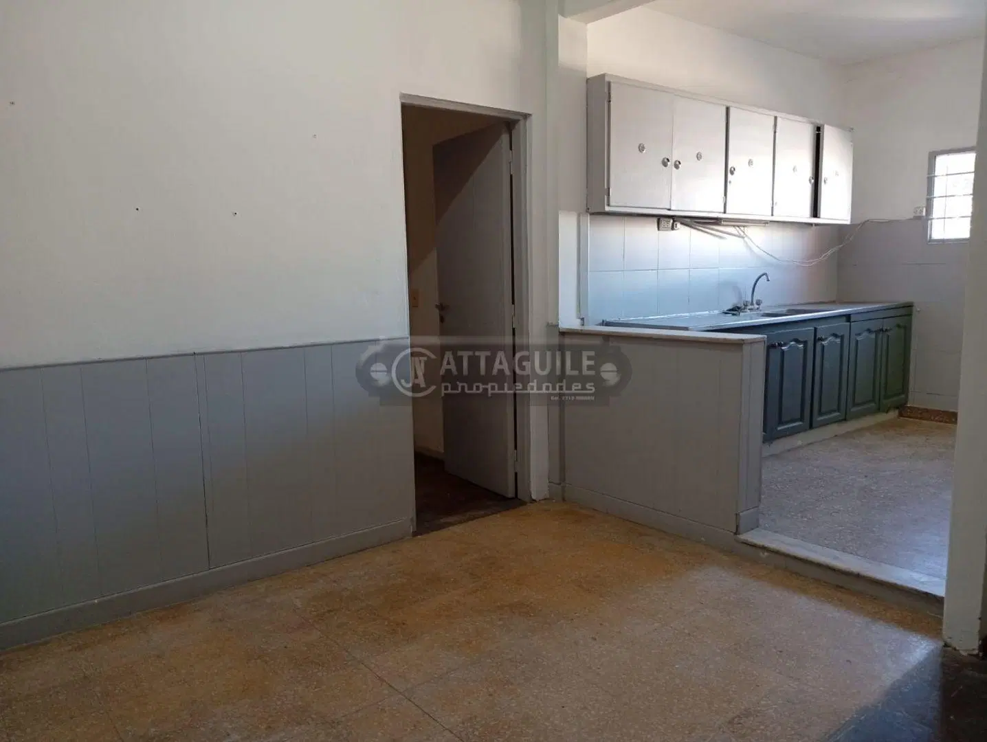 Departamento 3 ambientes. | AV. PTE PERON 23880 4