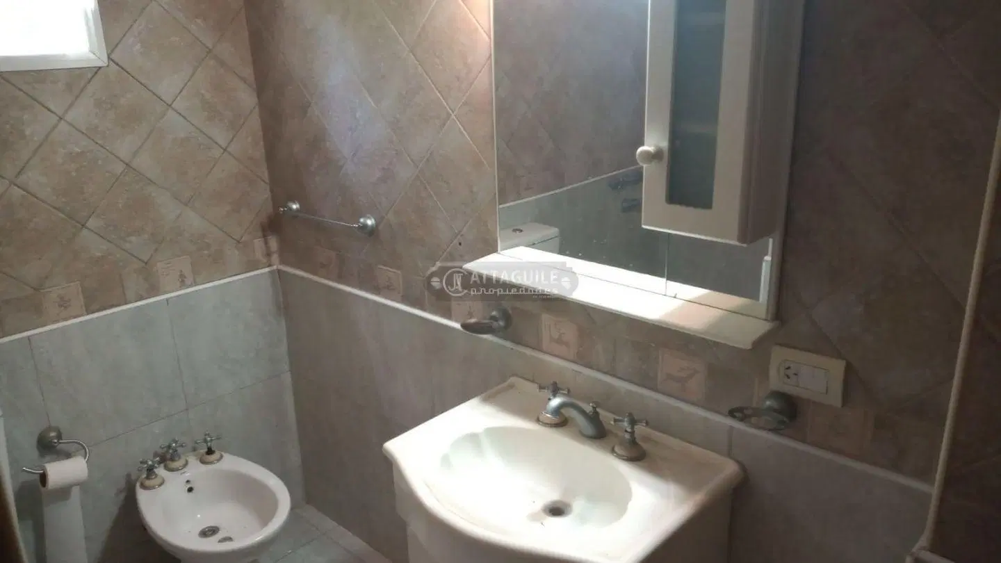 Casa 3 ambientes. | CISNEROS 695 4