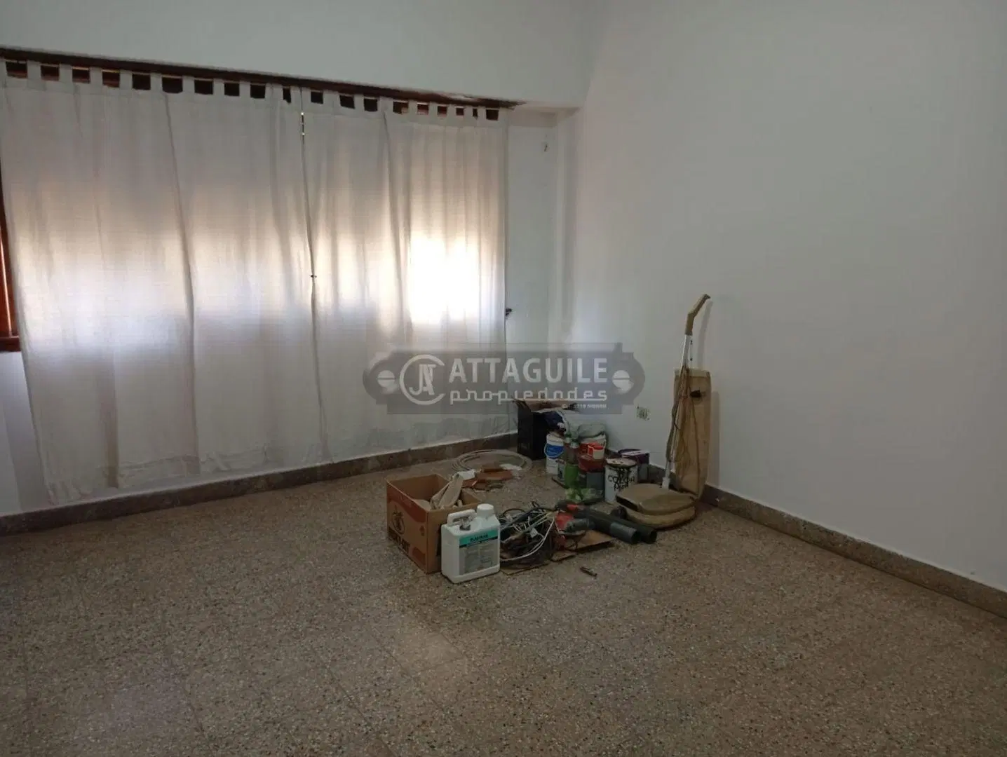Casa 4 ambientes. | SOLIS 725 5