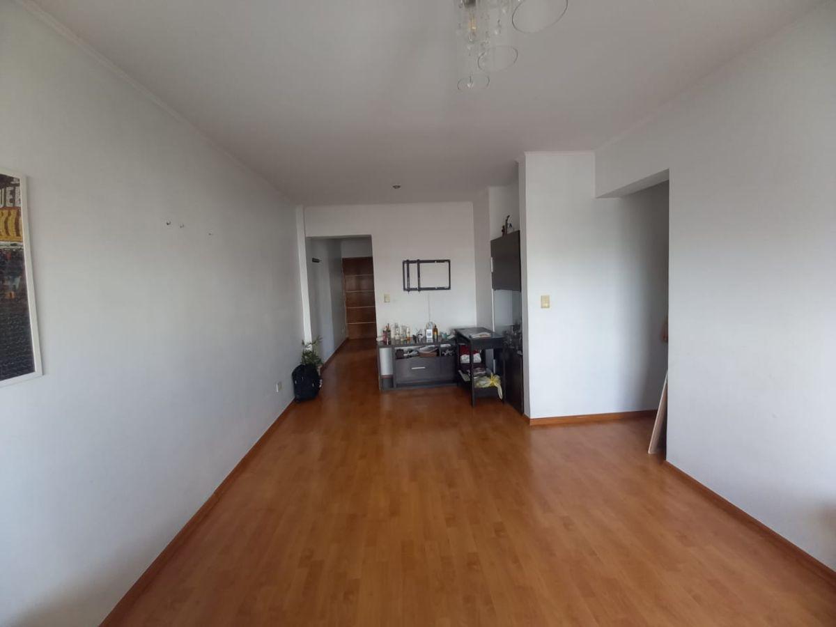 Foto de DEPARTAMENTO DE 4 AMBIENTES CON COCHERA, imagen 2