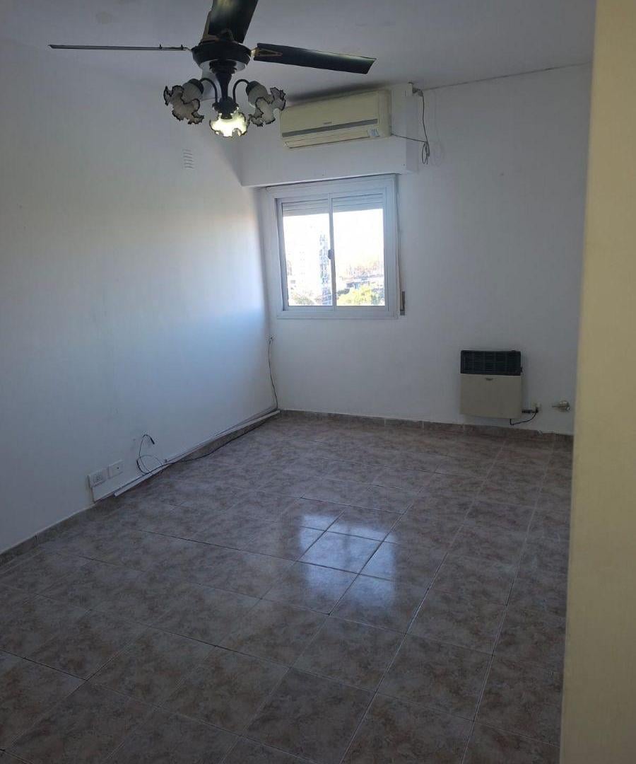 Foto de DEPARTAMENTO DE 3 AMBIENTES CON COCHERA, imagen 2