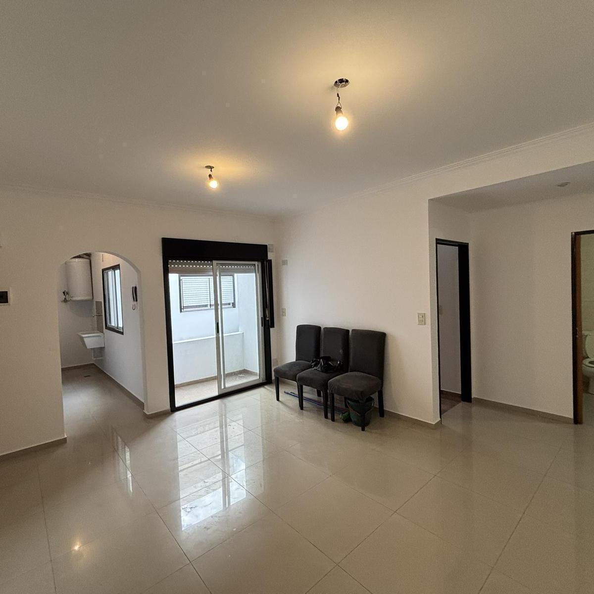 Villa Luro Ercilla 5478 y Corvalan 2 amb. Excelente PH
