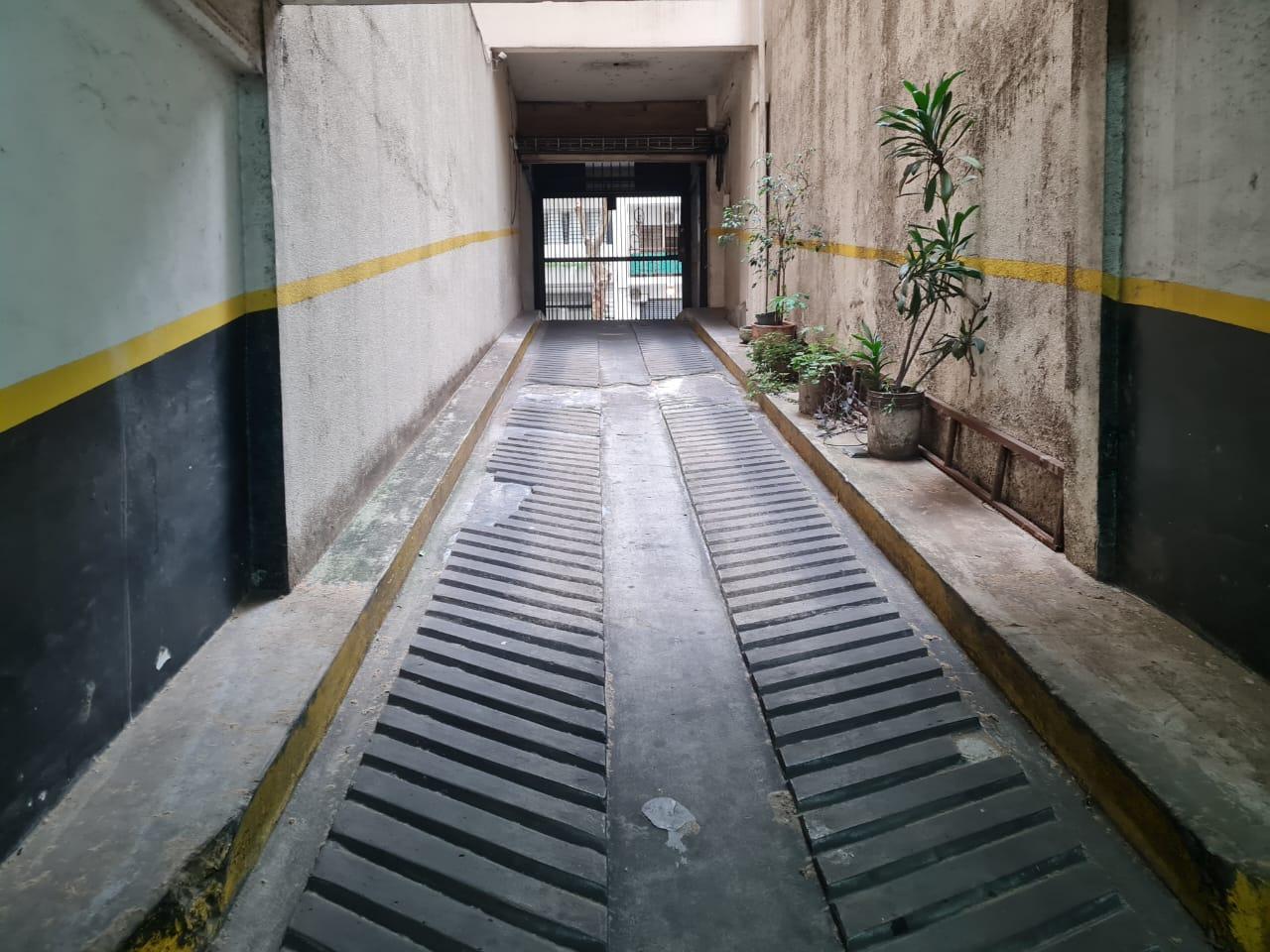 Almagro Cochera Valentin Gomez 3800 y Bulnes