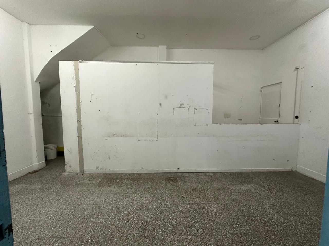 Foto de Villa del Parque Local 6x5 c/persiana automatica, imagen 2