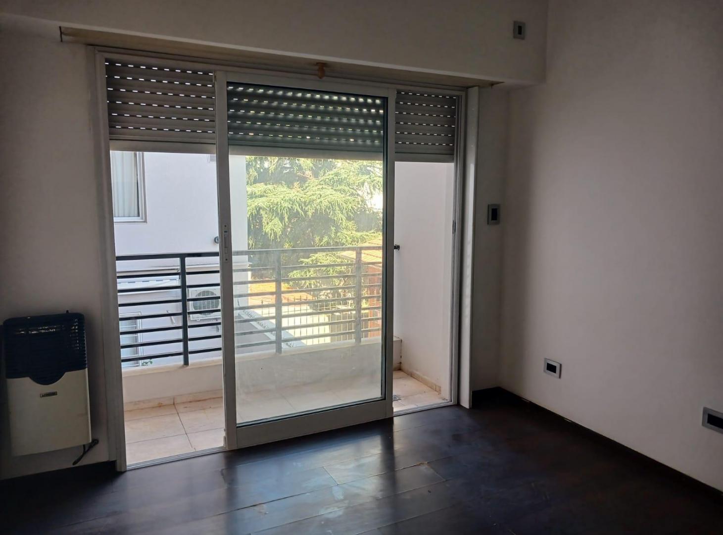 Foto de Villa Santa Rita departamento 2 amb. San Blas 3066 y Helguera, imagen 4