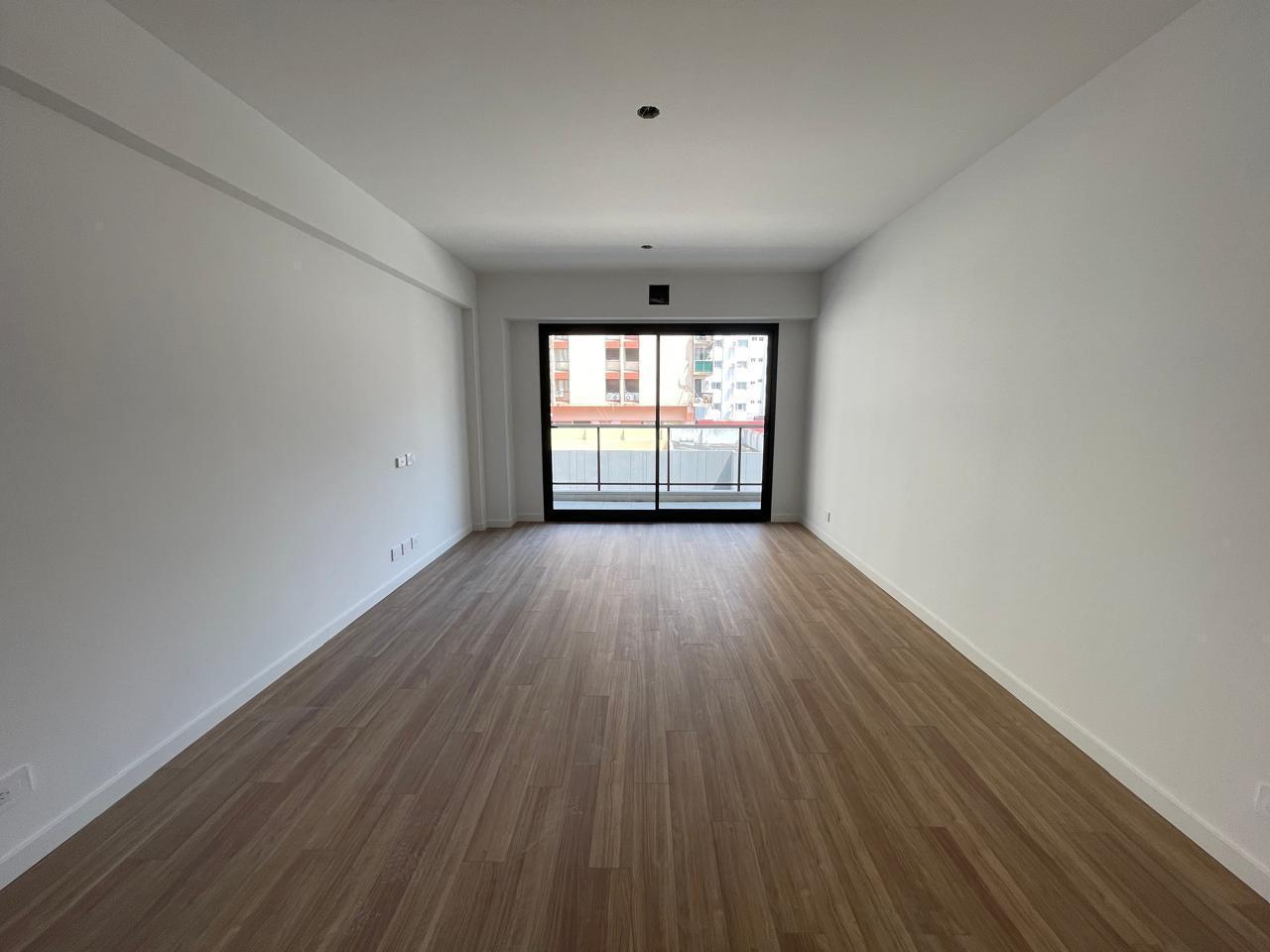 Monoambiente apto profesional sobre Av. Corrientes. EN VENTA!