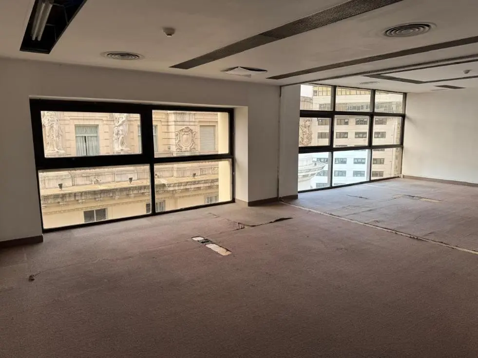 Excelente Oficina de 341 mts en Monserrat en VENTA y ALQUILER!. 2