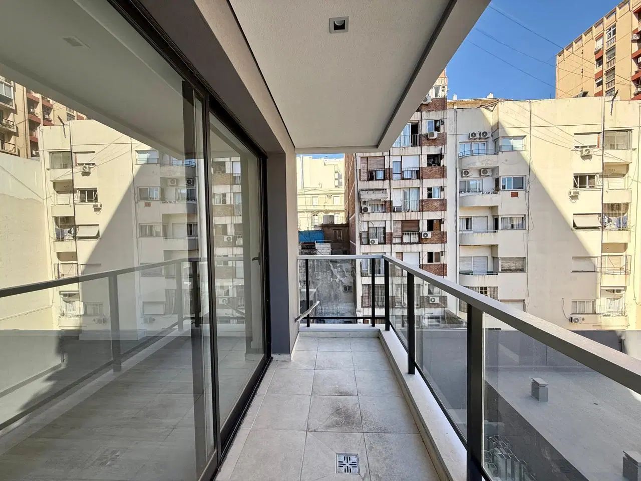 Monoambiente apto profesional sobre Av. Corrientes. EN VENTA y ALQUILER! 5