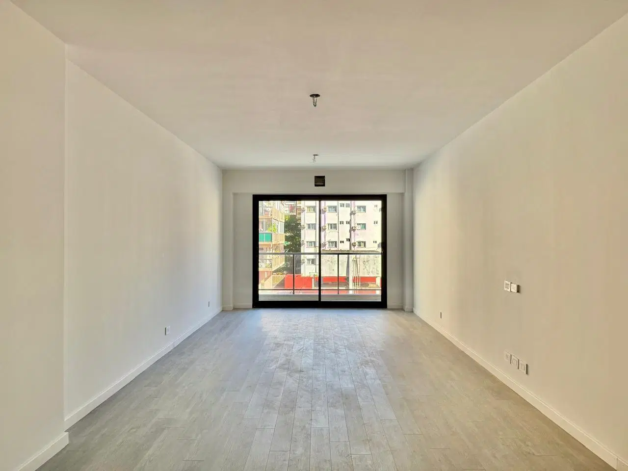 Monoambiente apto profesional sobre Av. Corrientes. EN VENTA y ALQUILER! 2