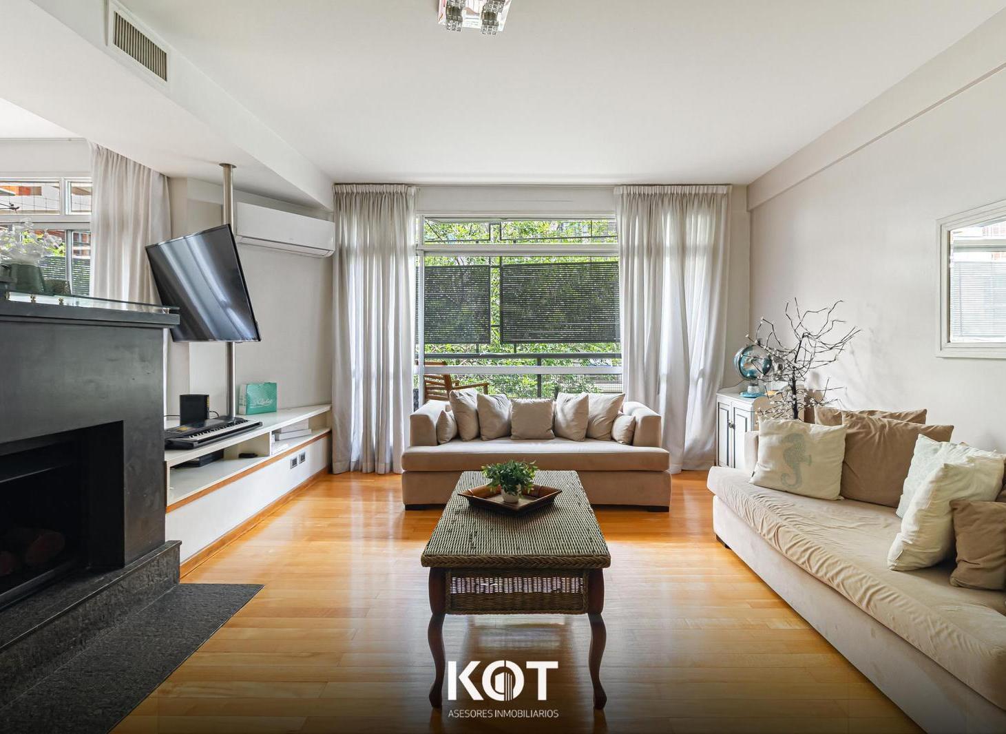 4 ambientes con dos cocheras en Palermo. EN VENTA!