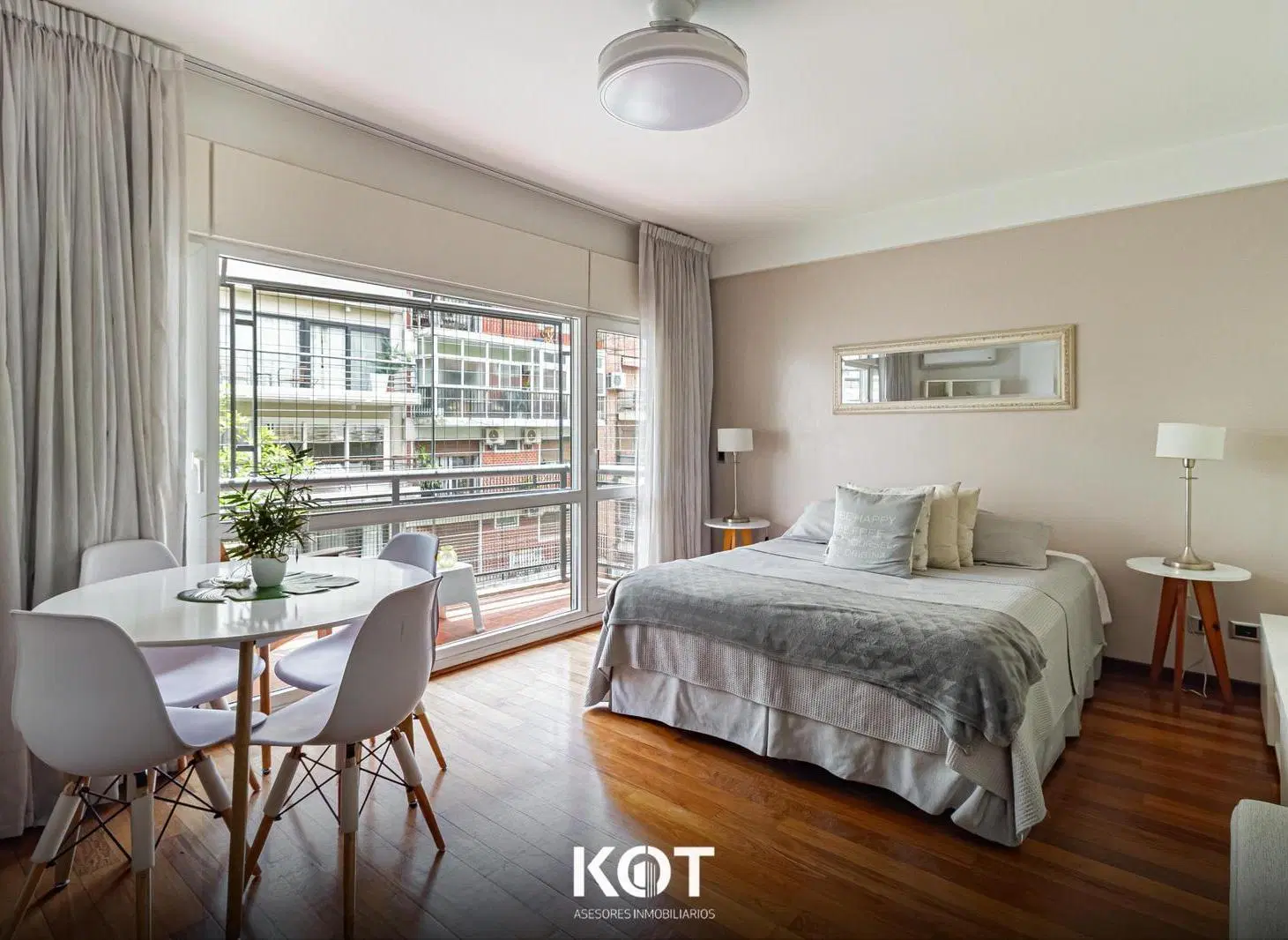 4 ambientes con dos cocheras en Palermo. EN VENTA! 4