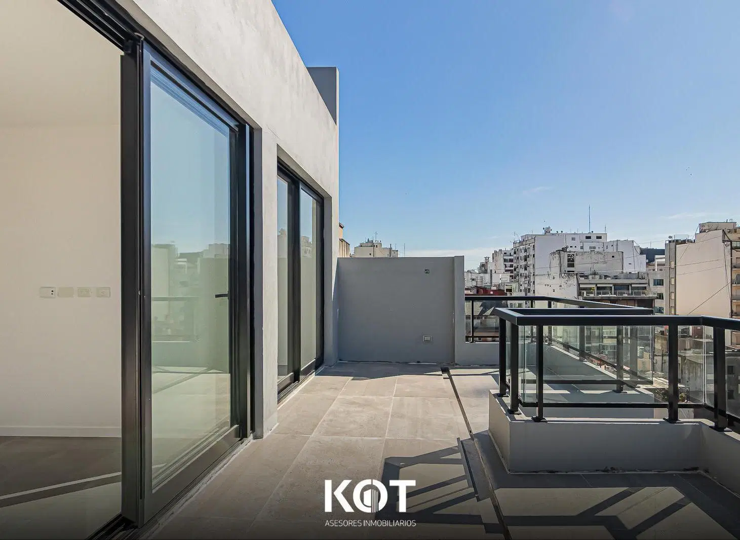 Departamento en venta 2 ambientes con terraza a estrenar en Viamonte Point Barrio Norte. 4