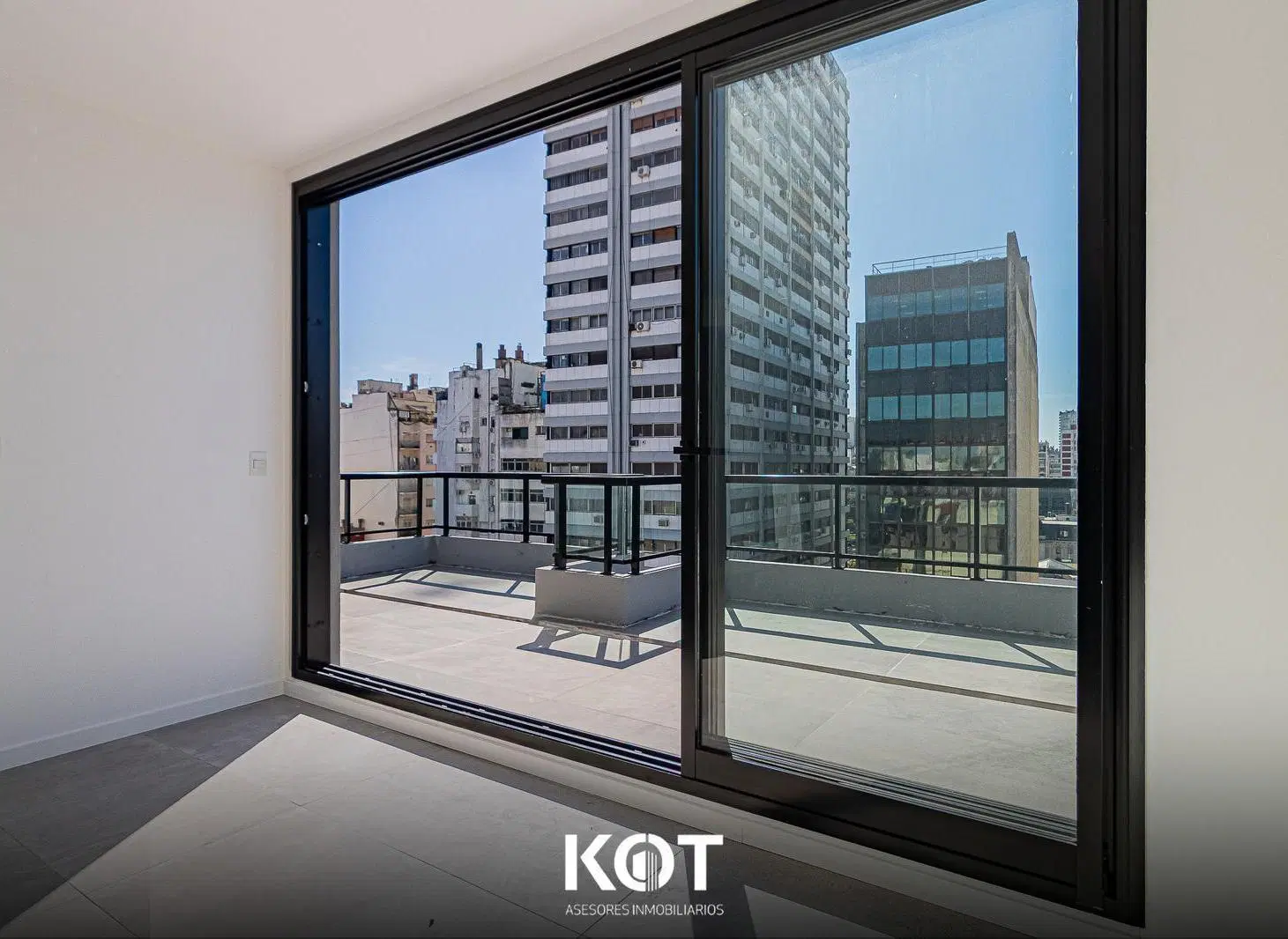 Departamento en venta 2 ambientes con terraza a estrenar en Viamonte Point Barrio Norte. 2