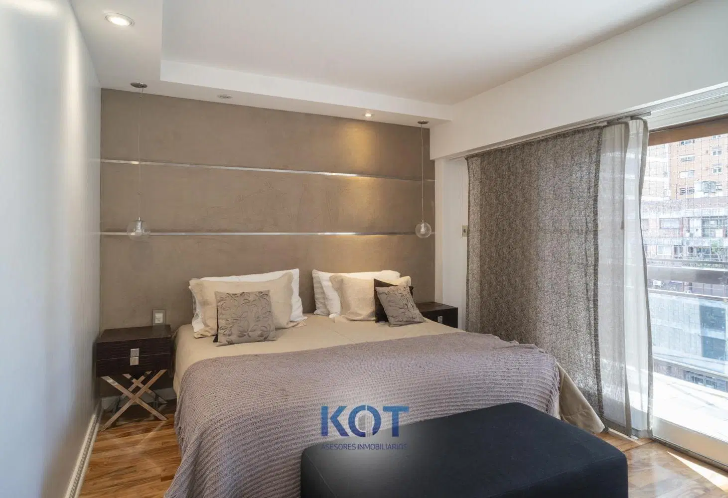 Departamento en venta 5 ambientes en Belgrano piso de 263 m2 con escritorio y cochera doble. 3