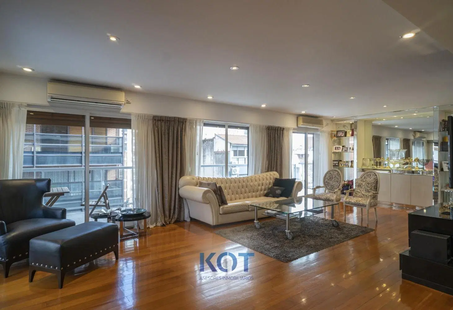 Departamento en venta 5 ambientes en Belgrano piso de 263 m2 con escritorio y cochera doble. 5