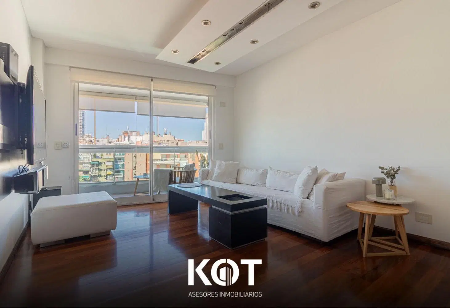 Increible 4 ambientes con dependencia terraza propia y cochera en venta. 4