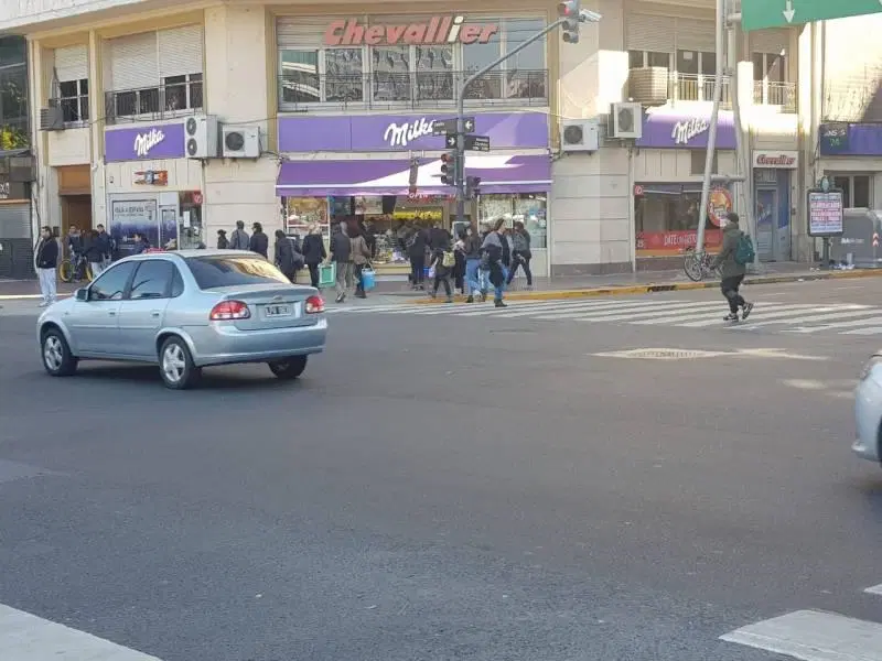 Local en alquiler en Barrio Norte en esquina, excelente zona comercial. 1