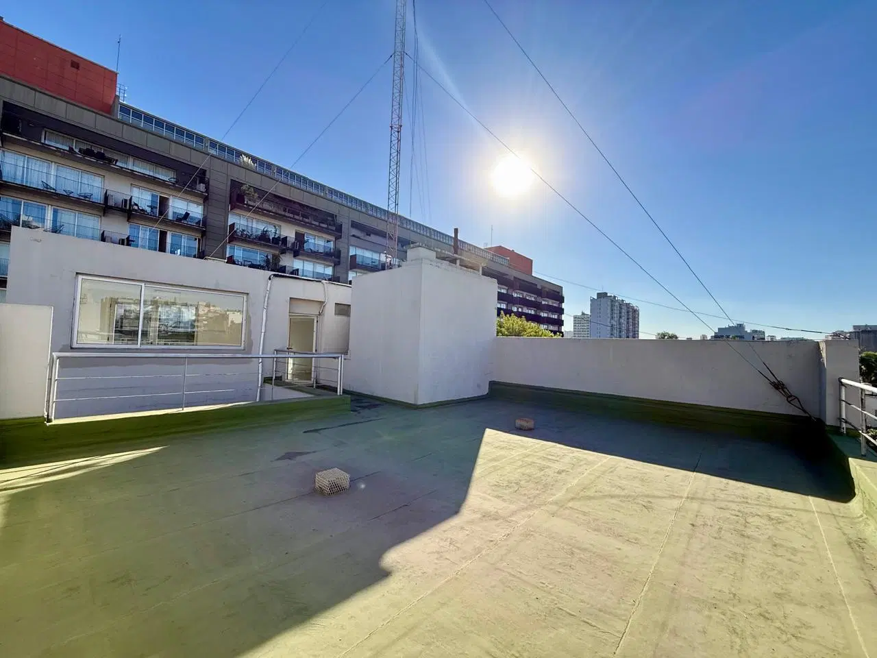 Edificio de oficinas con terraza en Alquiler en Palermo Hollywood. Excelente zona. 1