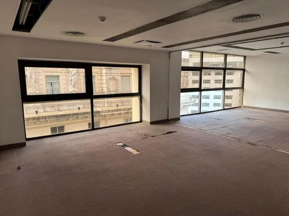 Oficina en Venta y Alquiler en Monserrat. 1