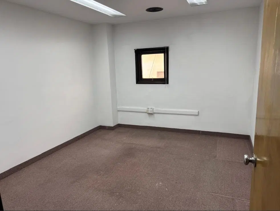 Oficina en Venta y Alquiler en Monserrat. 4