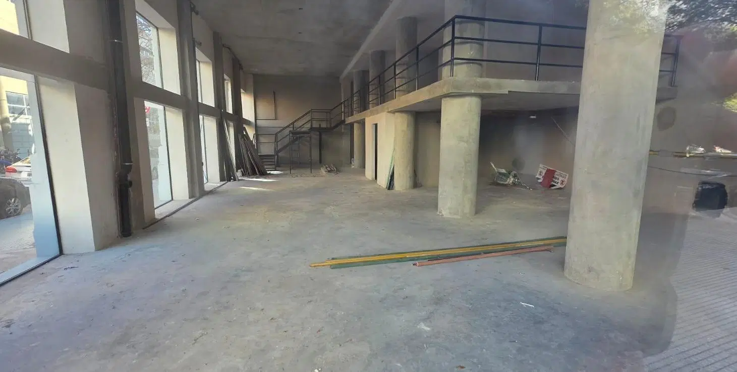 Local a estrenar en venta y alquiler en San Telmo, excelente zona. 8