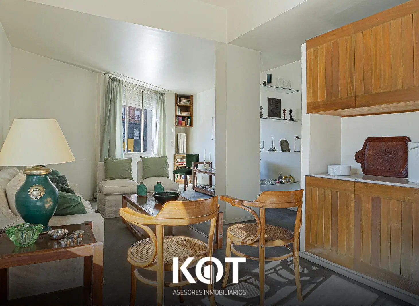 Departamento en venta 5 ambientes con dependencia en Caballito. 3