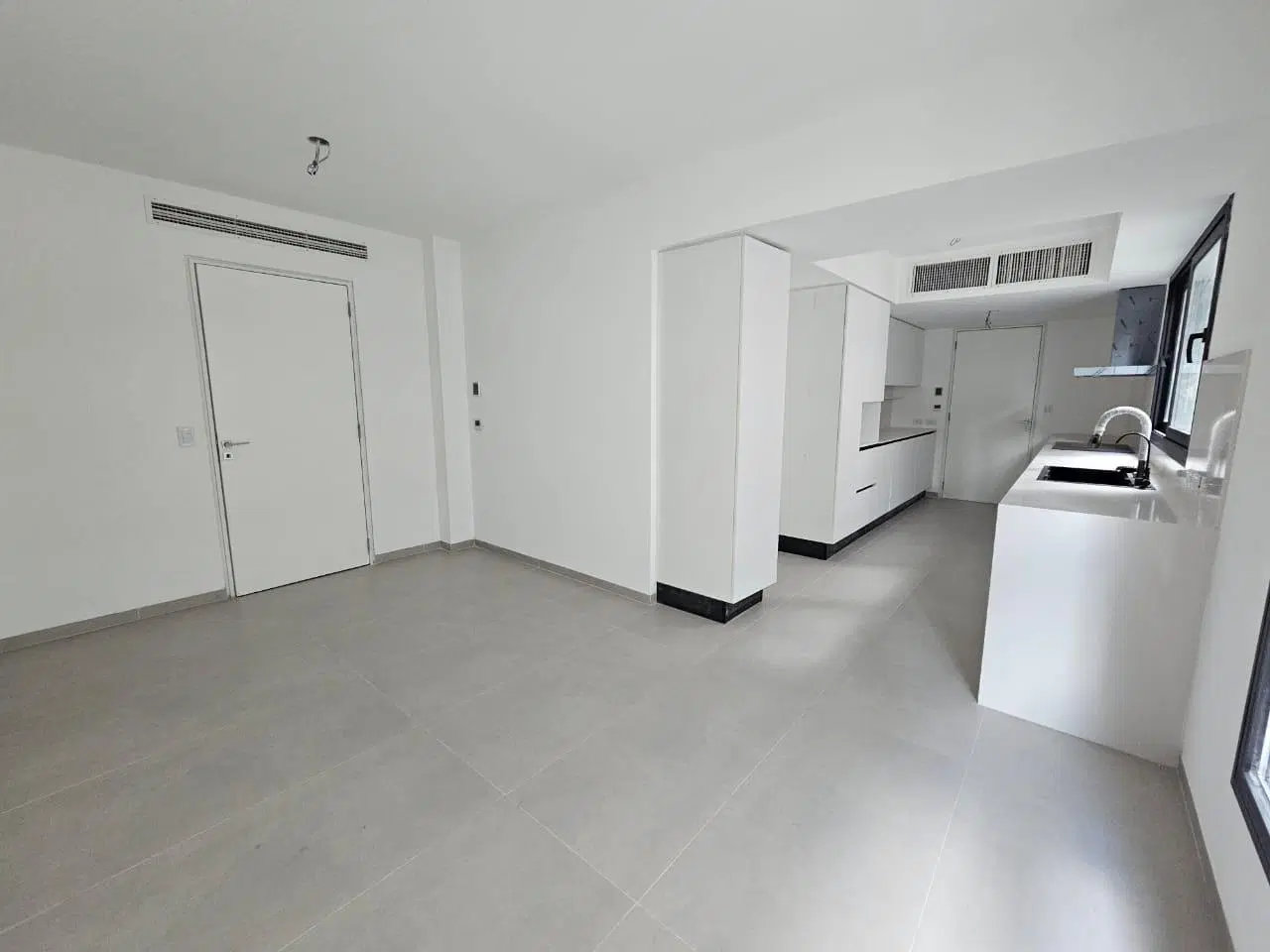 Departamento en venta 4 ambientes en Life Belgrano con dos cocheras y dependencia a estrenar 3