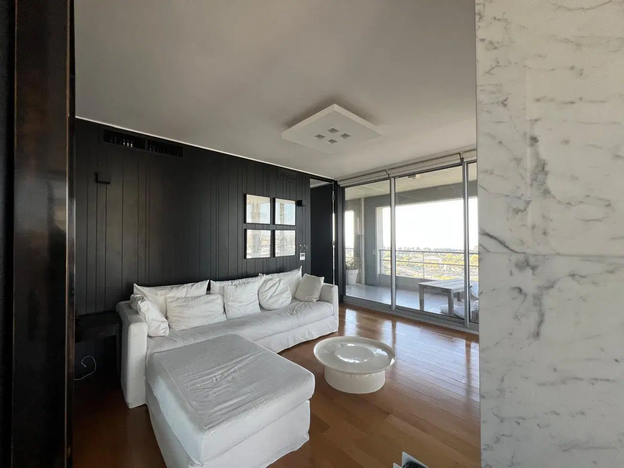 Departamento en venta 4 ambientes con 2 cocheras en Belgrano semipiso con vista panoramica. 3