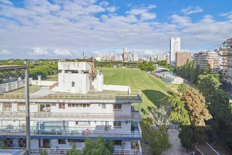 Departamento en venta 4 ambientes con dependencia y cocheras en Las cañitas. 3