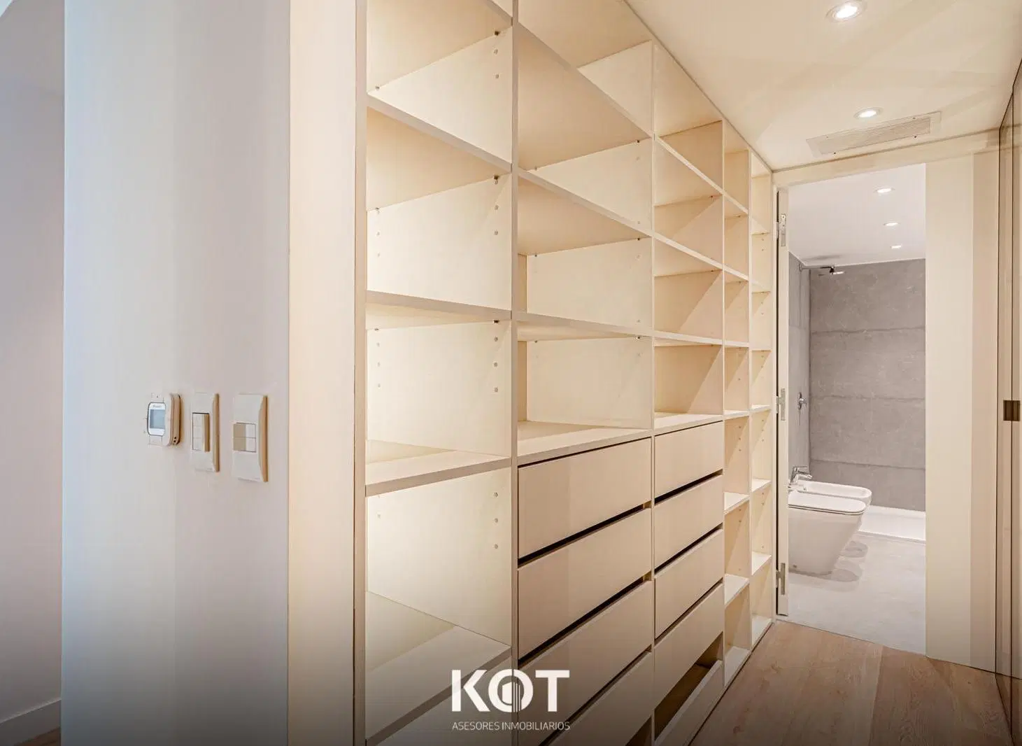 Departamento en venta 4 ambientes con 2 Cocheras en QUARTIER LACROZE Belgrano. 8