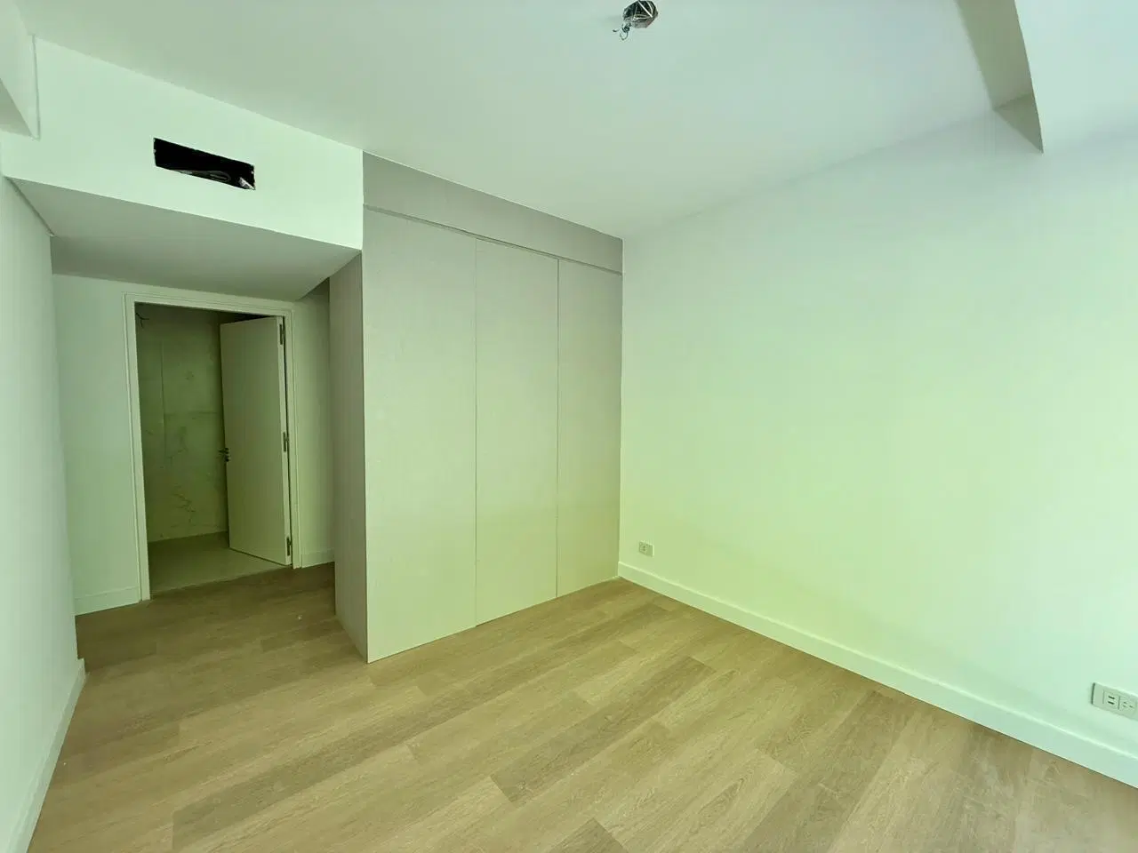 Departamento en venta 4 ambientes con dependencia y Cochera en VAIV Olazábal. 2
