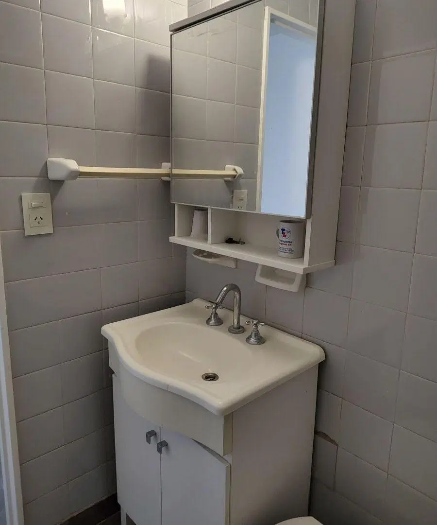 PERON 4139 - DOS AMBIENTES IMPECABLE CON BALCÓN 2
