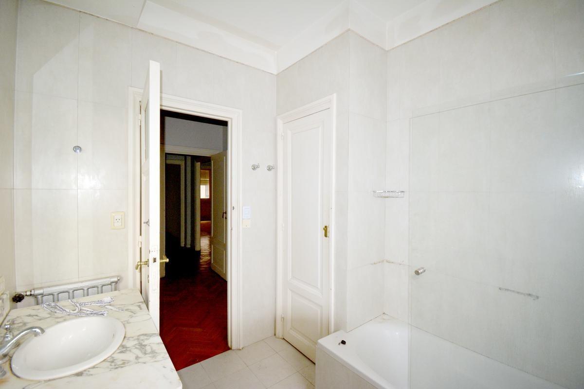 Departamento en Venta en Recoleta - Piso en Edificio Emblemático 2
